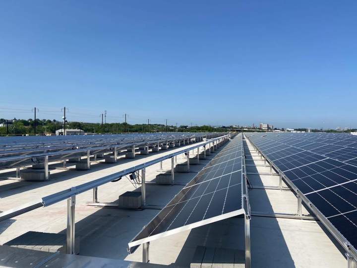 Solar panel installation work in Quebec