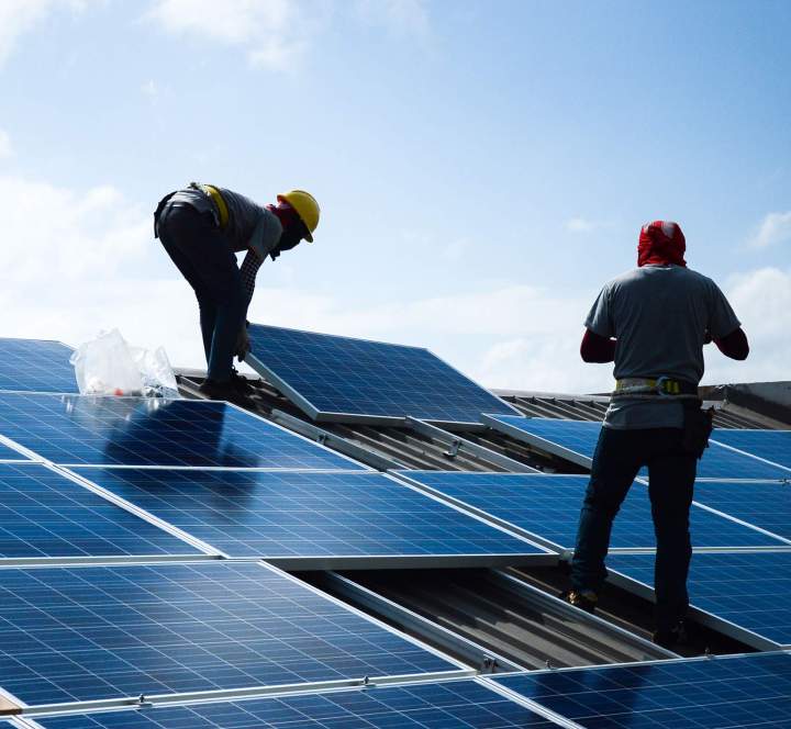 Installation panneaux solaires commercial Québec
