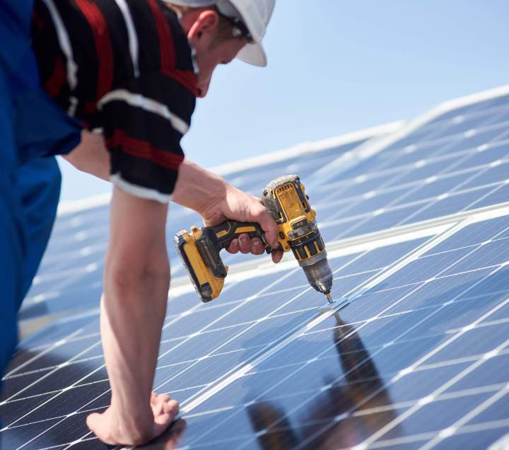 Pose panneaux solaires pour commerce Québec